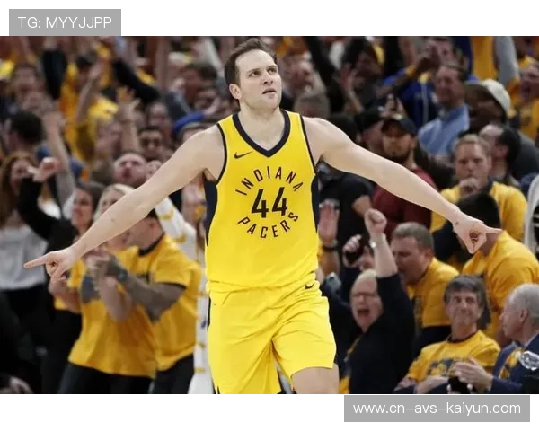 鹈鹕第三节三分开张，一度缩小分差至20分内